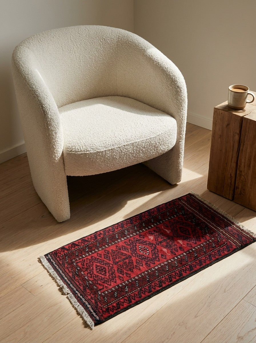 Belutch — Hand-knotted, 44x78 cm, Red, 100% Virgin Wool | Detail view