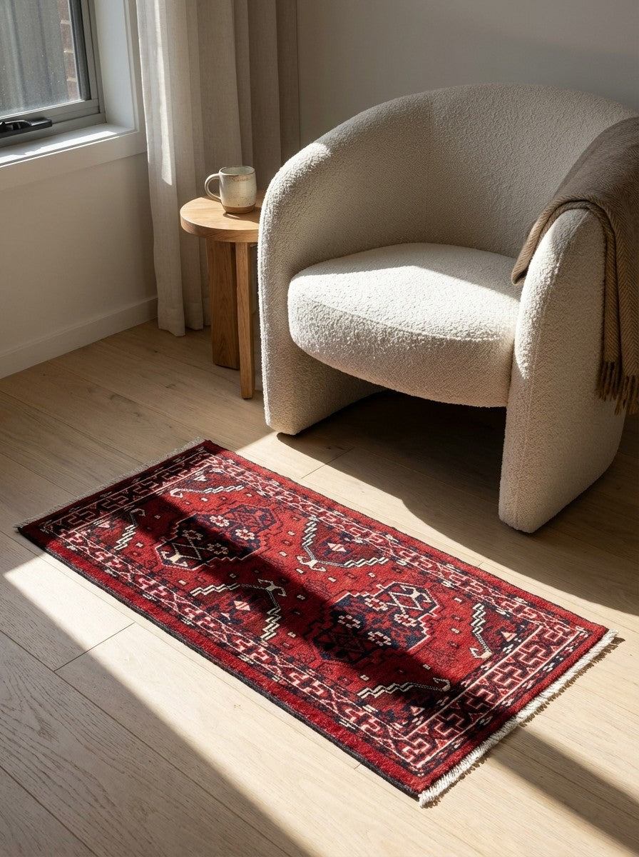 Turkman — Hand-knotted, 88x36 cm, Red, 100% Virgin Wool | Detail view