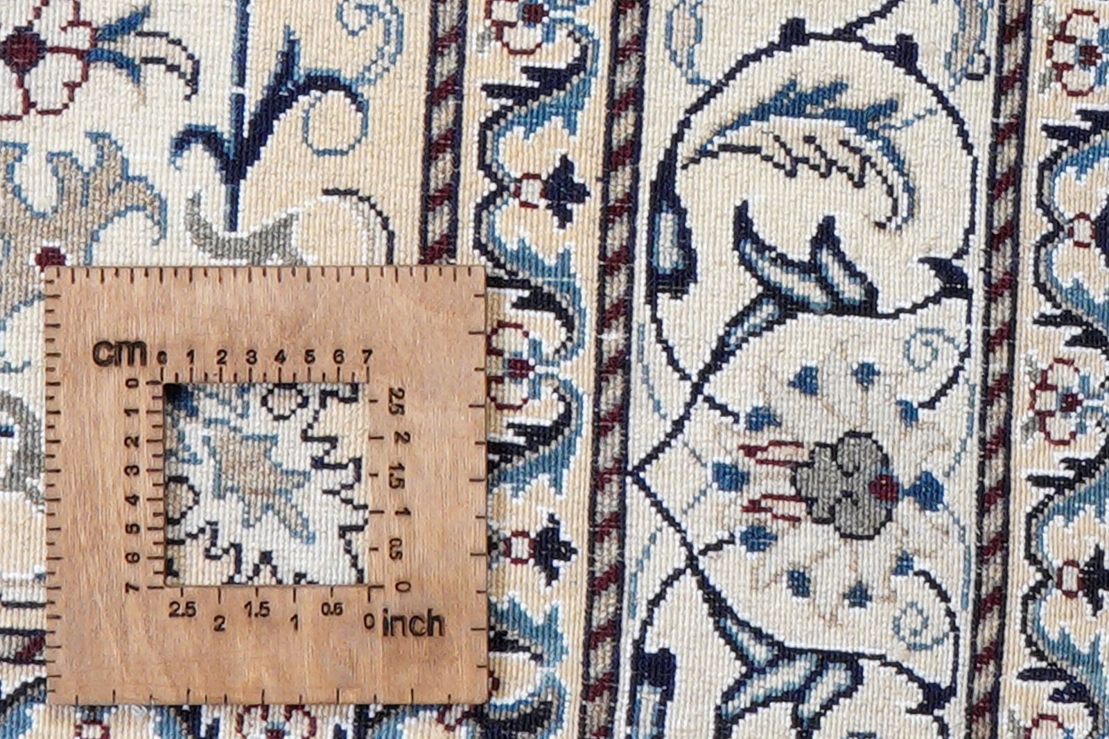 Nain 12La — Hand-knotted, 165x235 cm, Blue, 100% Virgin Wool | View 8