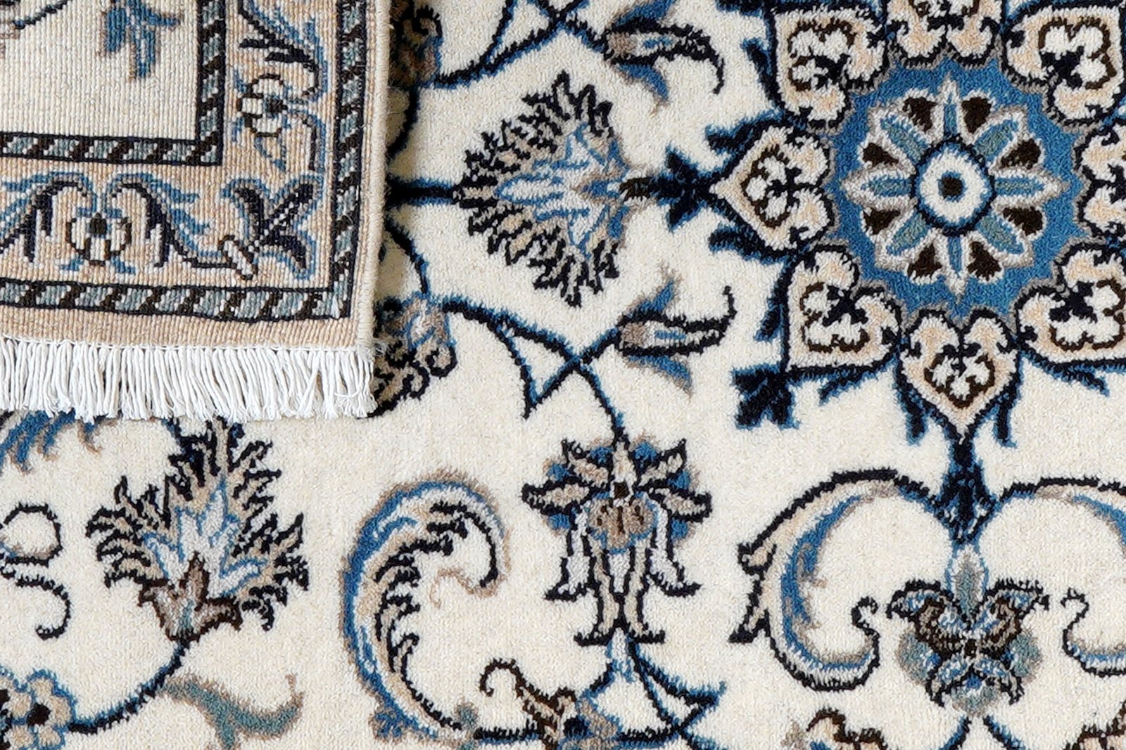 Nain 12La — Hand-knotted, 71x136 cm, Beige, 100% Virgin Wool | View 7