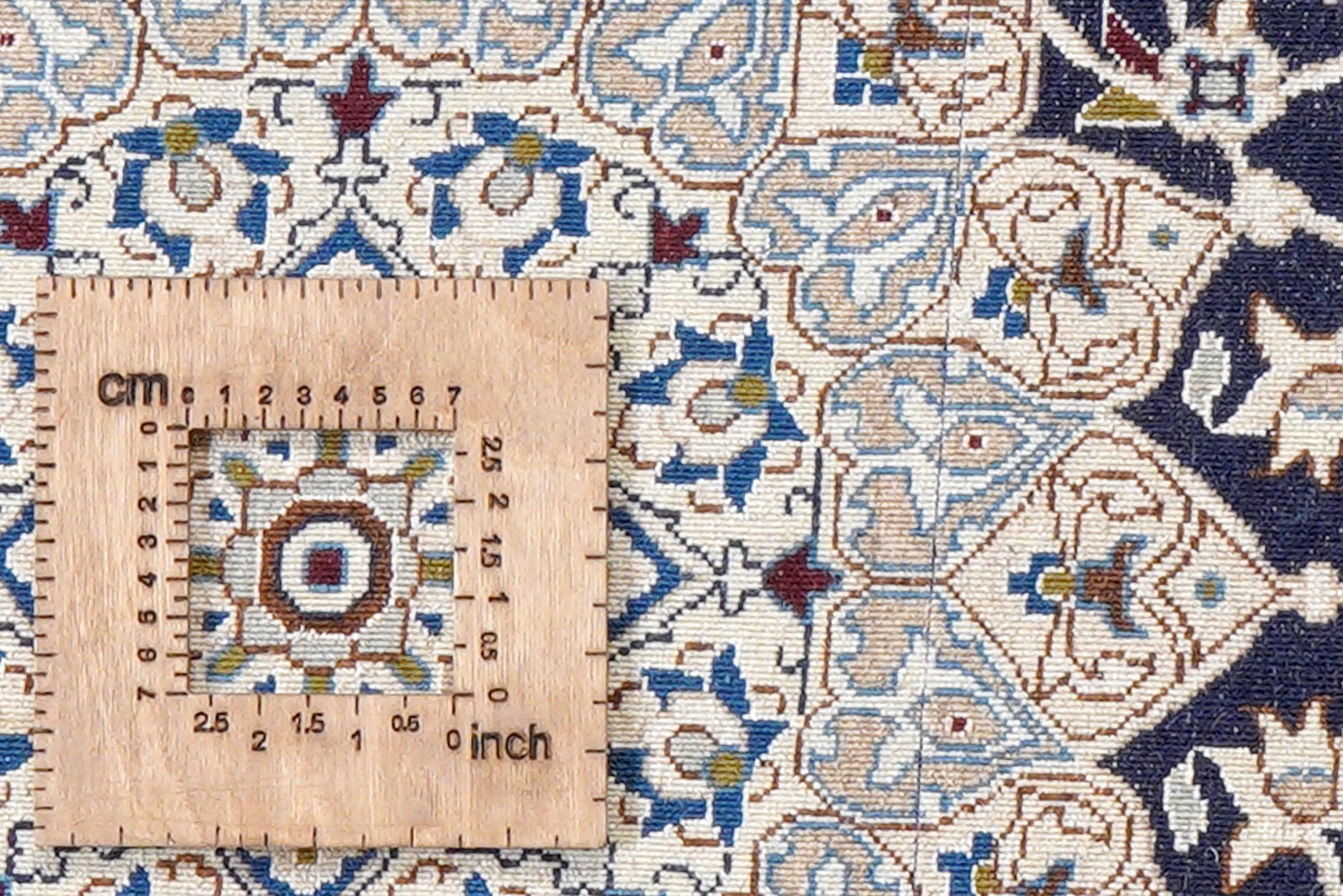 Nain 12La — Hand-knotted, 118x197 cm, Blue, 100% Virgin Wool | View 8