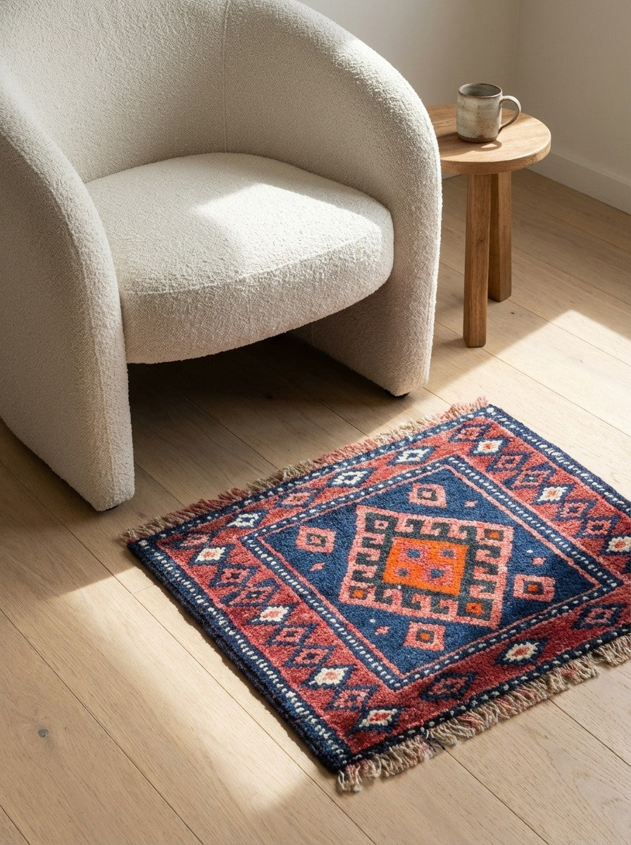 Gashgai — Hand-knotted, 52x46 cm, Blue, 100% Virgin Wool | Detail view