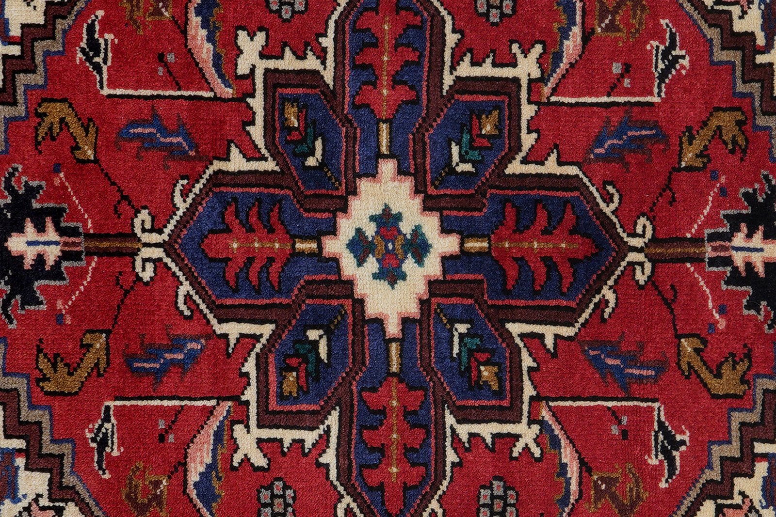 Mehrewan — Hand-knotted, 97x145 cm, Red, 100% Virgin Wool | View 6