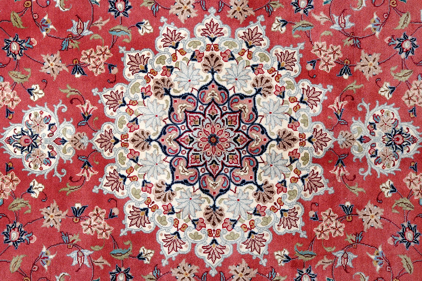 Yazd — Hand-knotted, 195x304 cm, Red, 100% Virgin Wool | View 6