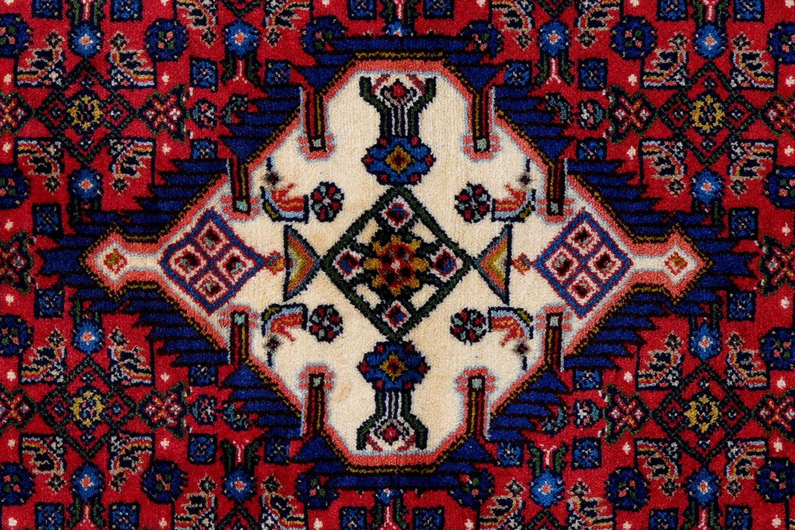 Assadabad — Hand-knotted, 106x152 cm, Red, 100% Virgin Wool | View 6