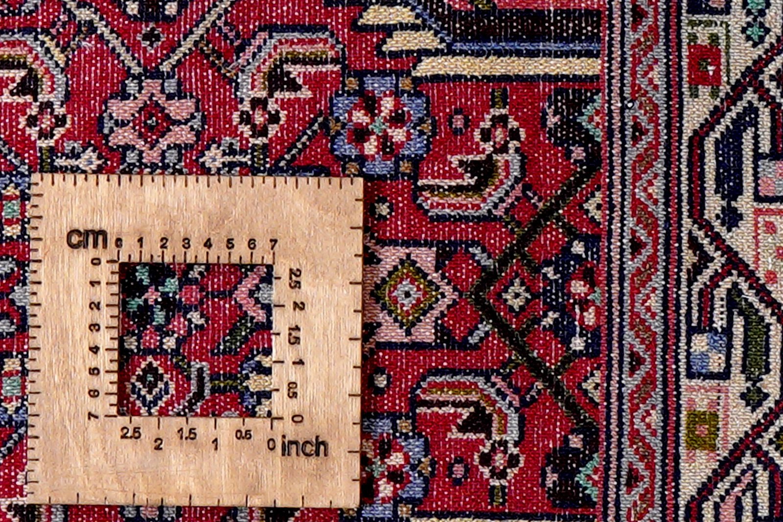 Assadabad — Hand-knotted, 81x196 cm, Red, 100% Virgin Wool | View 8