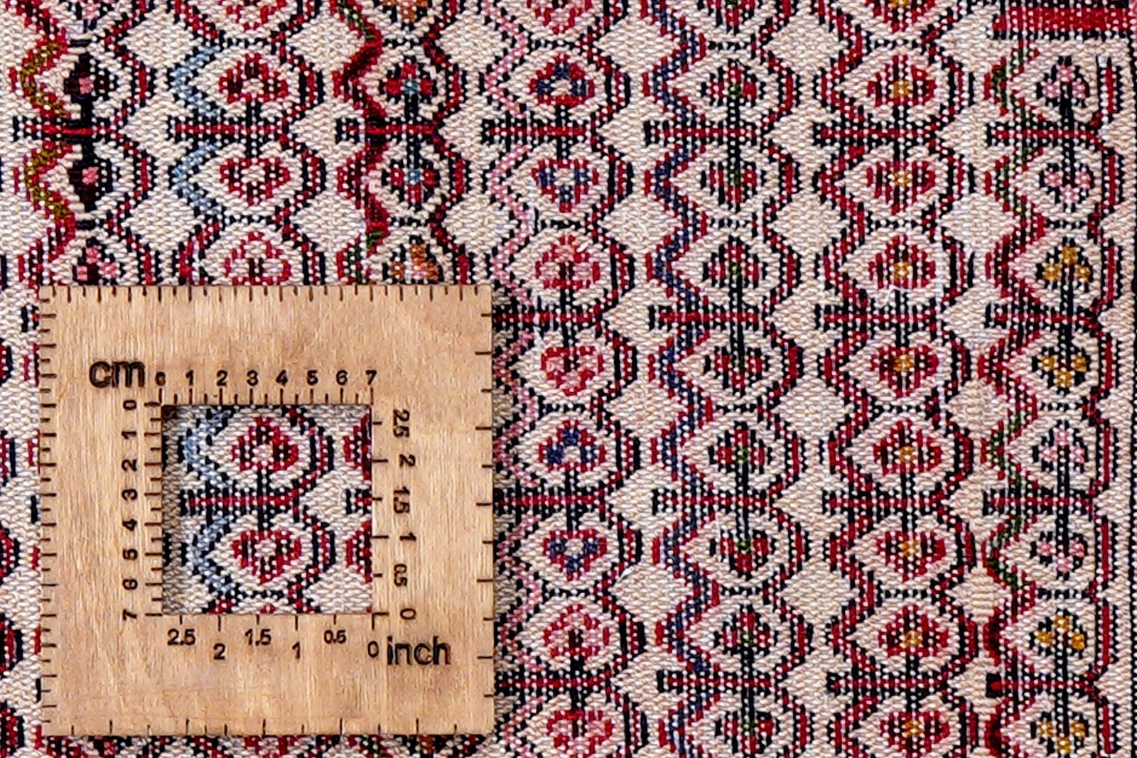 Assadabad — Hand-knotted, 76x210 cm, Beige, 100% Virgin Wool | View 8