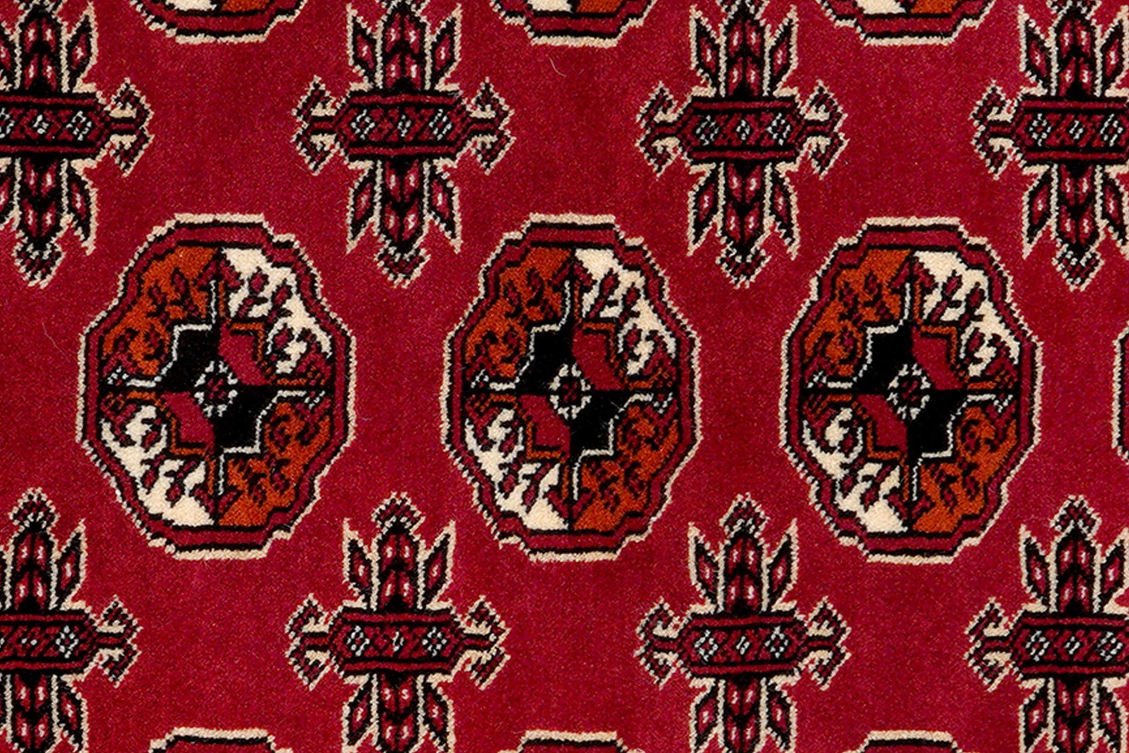 Turkman — Hand-knotted, 133x192 cm, Red, 100% Virgin Wool | View 6