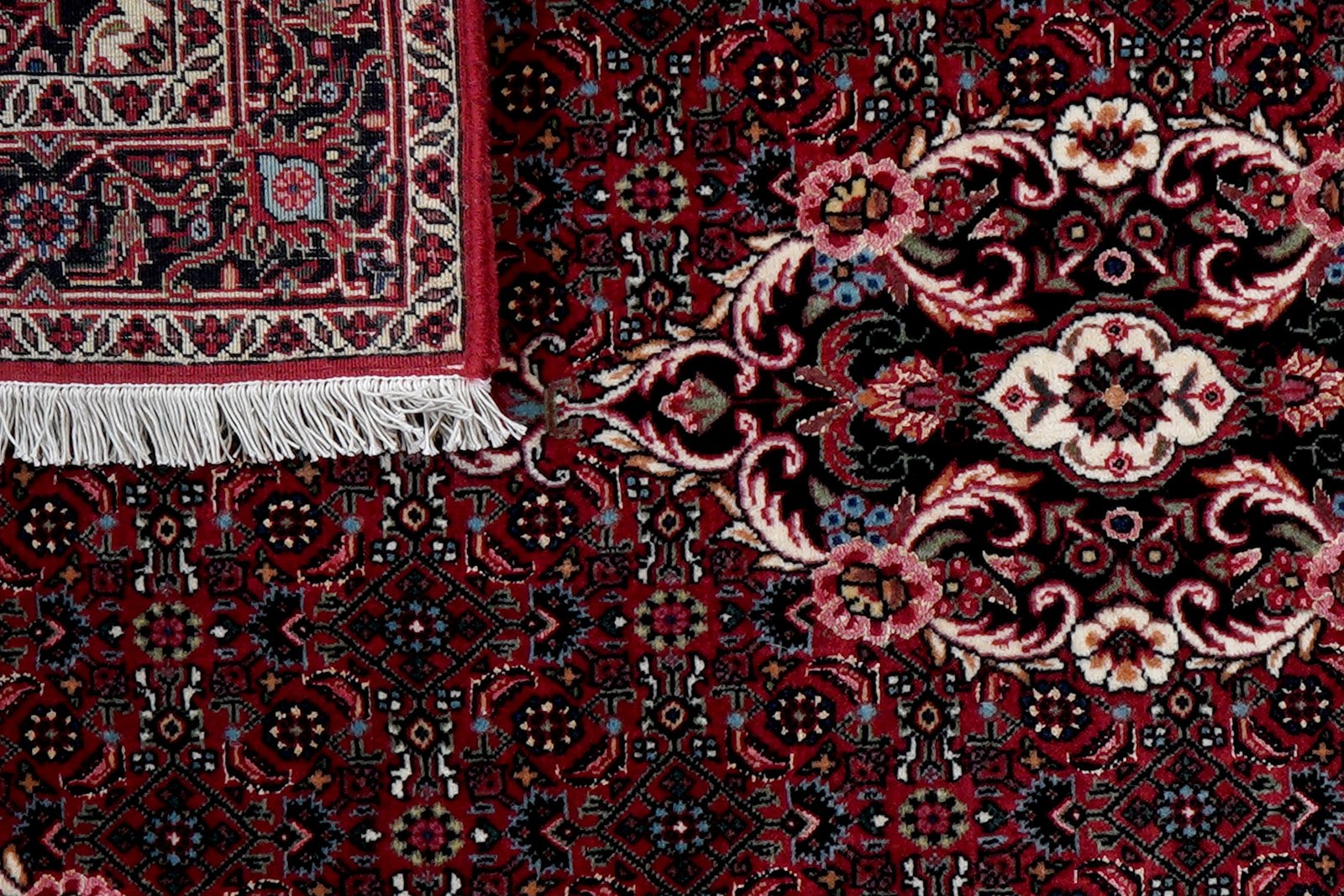 Bidjar Bookan — Hand-knotted, 83x137 cm, Red, 95% Schurwolle, 5% Seide | View 7