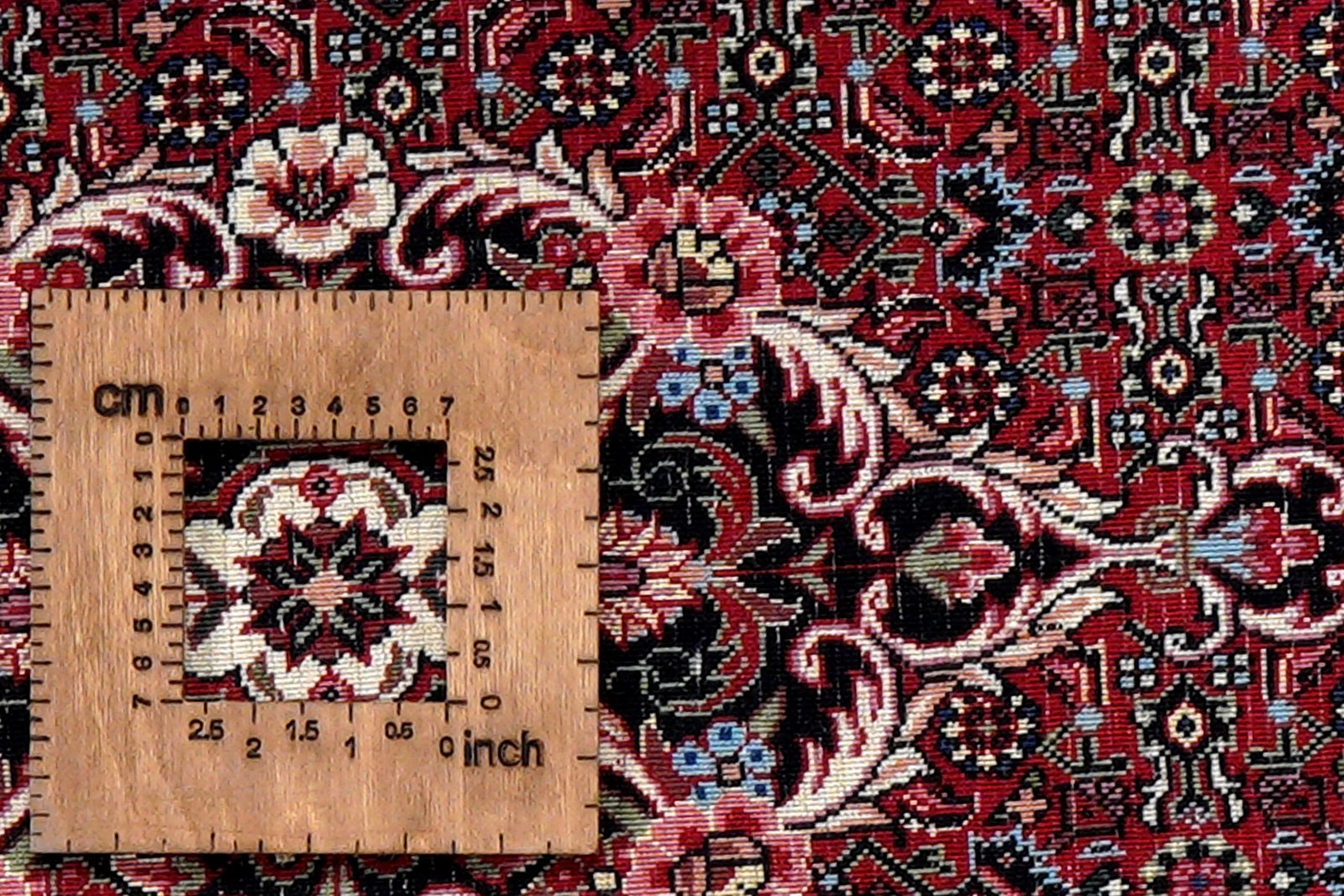 Bidjar Bookan — Hand-knotted, 83x137 cm, Red, 95% Schurwolle, 5% Seide | View 8