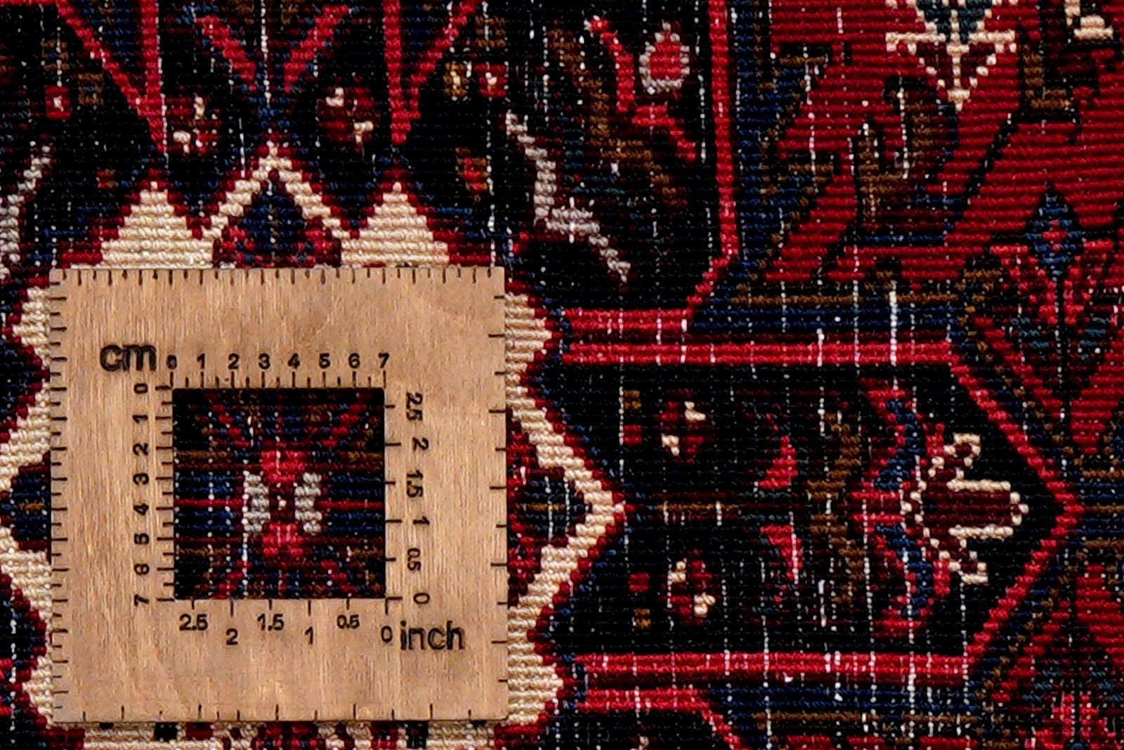 Mehrewan — Hand-knotted, 94x153 cm, Red, 100% Virgin Wool | View 8