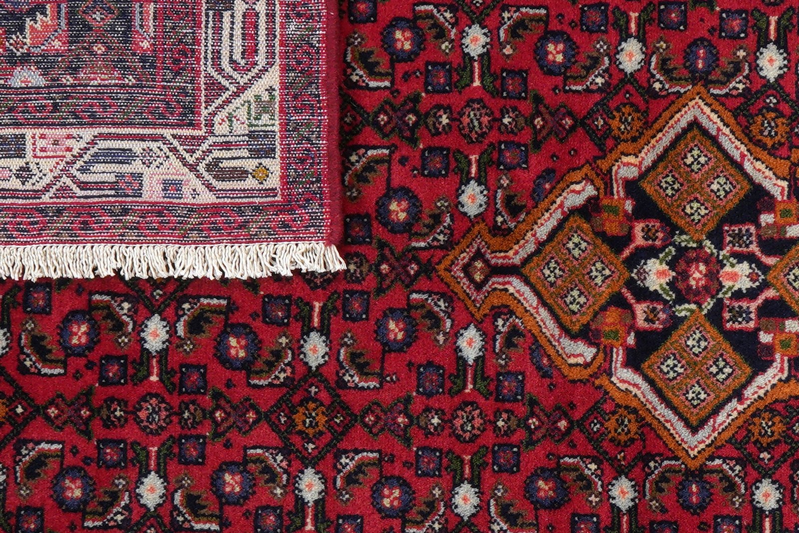 Assadabad — Hand-knotted, 106x161 cm, Red, 100% Virgin Wool | View 7