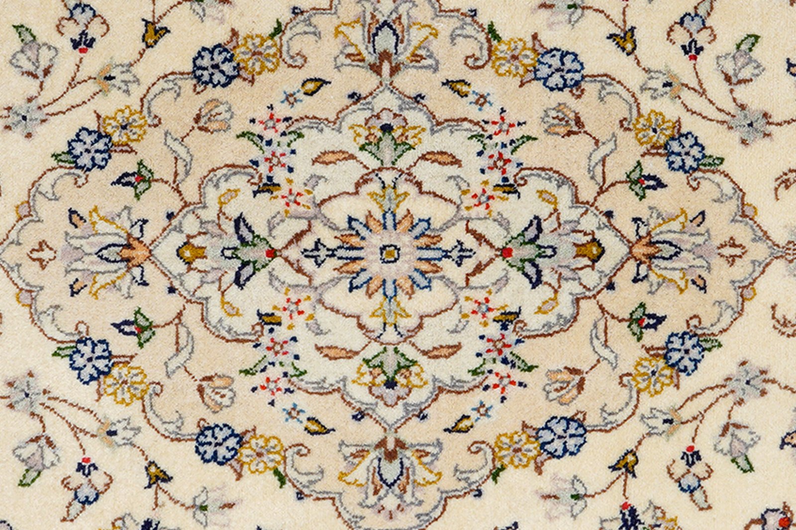 Kashan — Hand-knotted, 141x210 cm, Beige, 100% Virgin Wool | View 6