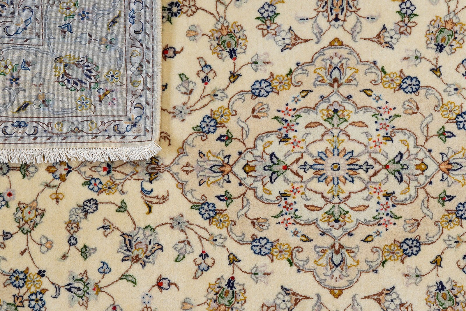 Kashan — Hand-knotted, 141x210 cm, Beige, 100% Virgin Wool | View 7