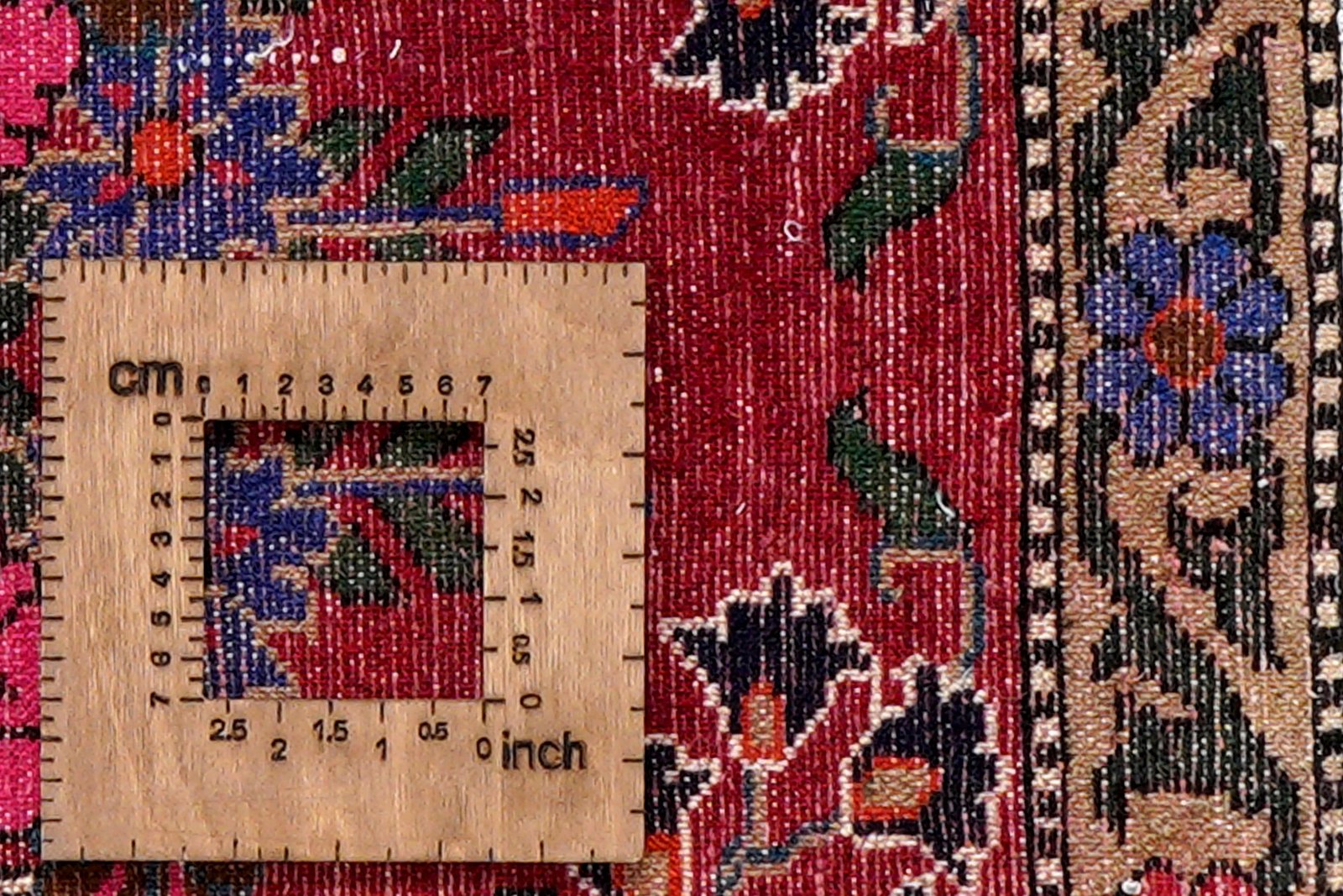 Saveh — Hand-knotted, 109x158 cm, Red, 100% Virgin Wool | View 8