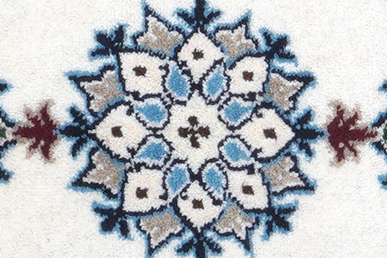 Nain 12La — Hand-knotted, 39x65 cm, Beige, 100% Virgin Wool | View 6