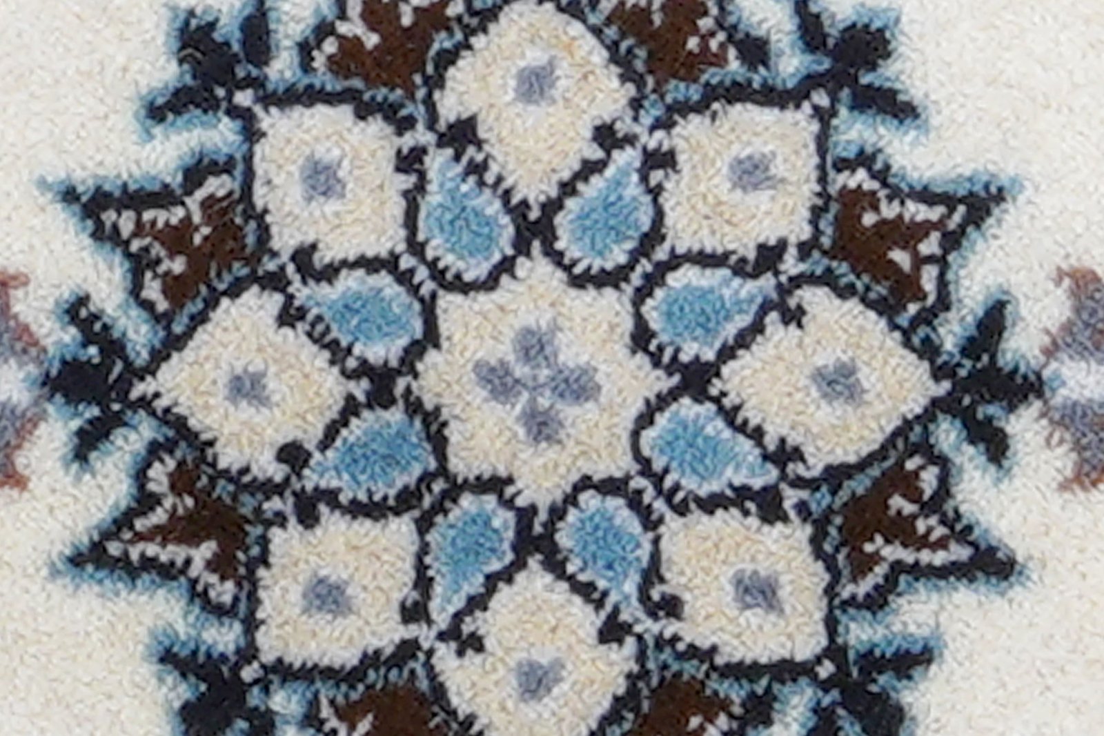 Nain 12La — Hand-knotted, 39x59 cm, Beige, 100% Virgin Wool | View 6