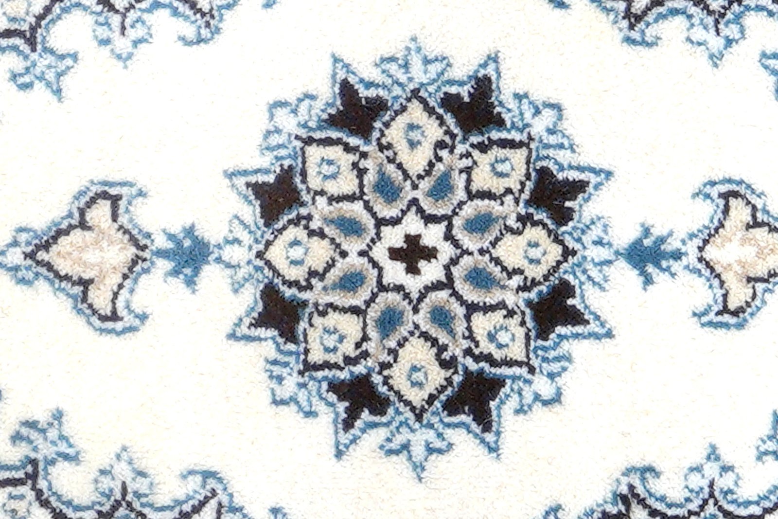 Nain 12La — Hand-knotted, 39x64 cm, Beige, 100% Virgin Wool | View 6