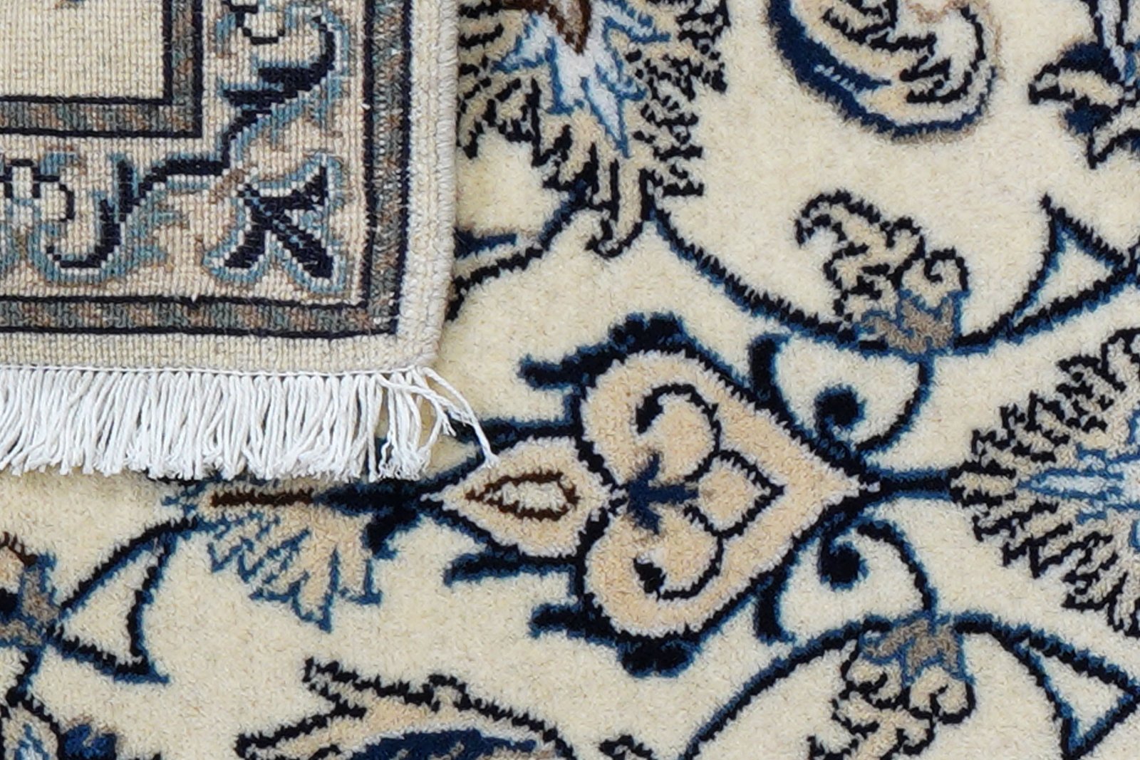 Nain 12La — Hand-knotted, 68x139 cm, Beige, 100% Virgin Wool | View 7