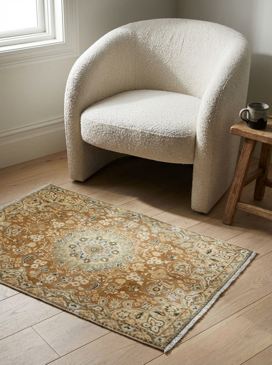 Heritage — Hand-knotted, 87x136 cm, Brown, 100% Virgin Wool | Detail view