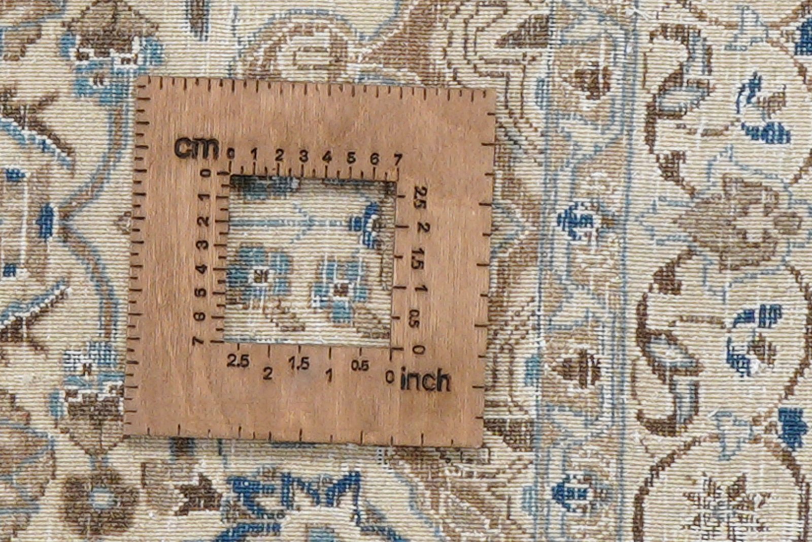 Heritage — Hand-knotted, 115x200 cm, Beige, 100% Virgin Wool | View 8