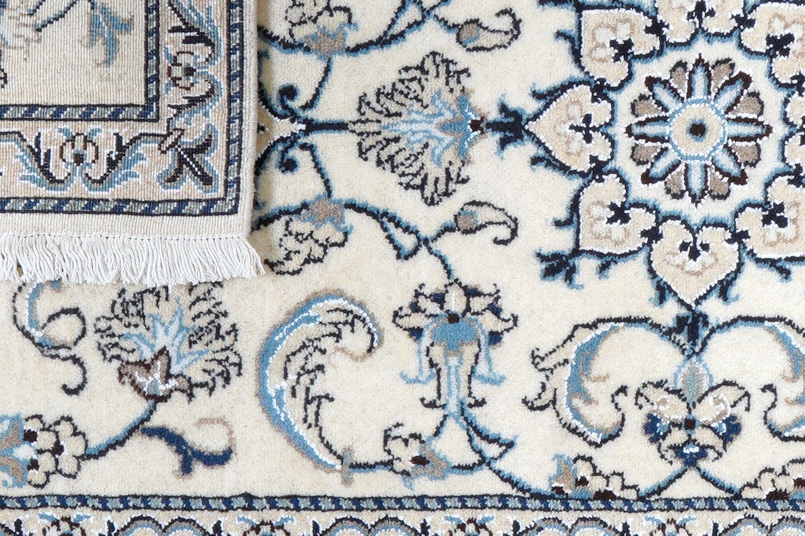 Nain 12La — Hand-knotted, 66x138 cm, Beige, 100% Virgin Wool | View 7