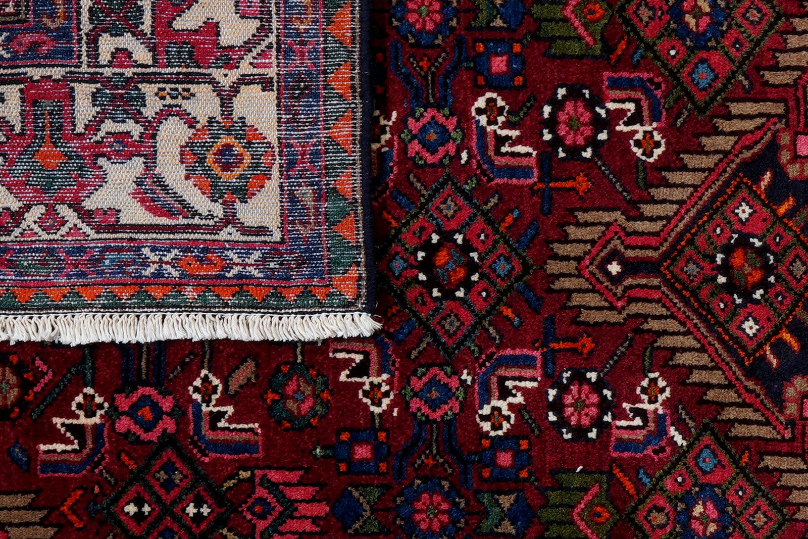 Assadabad — Hand-knotted, 139x240 cm, Red, 100% Virgin Wool | View 7