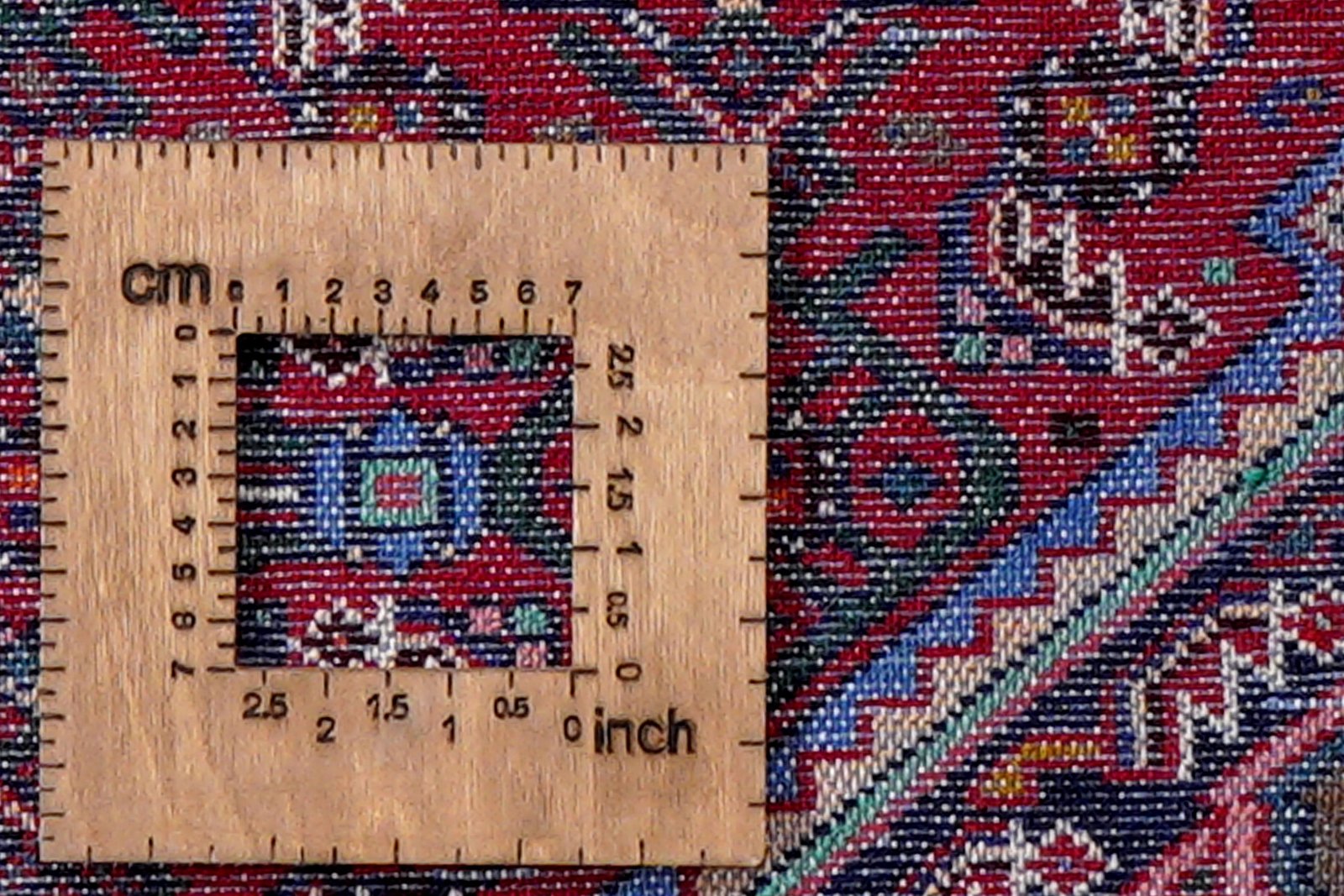 Assadabad — Hand-knotted, 125x197 cm, Red, 100% Virgin Wool | View 8