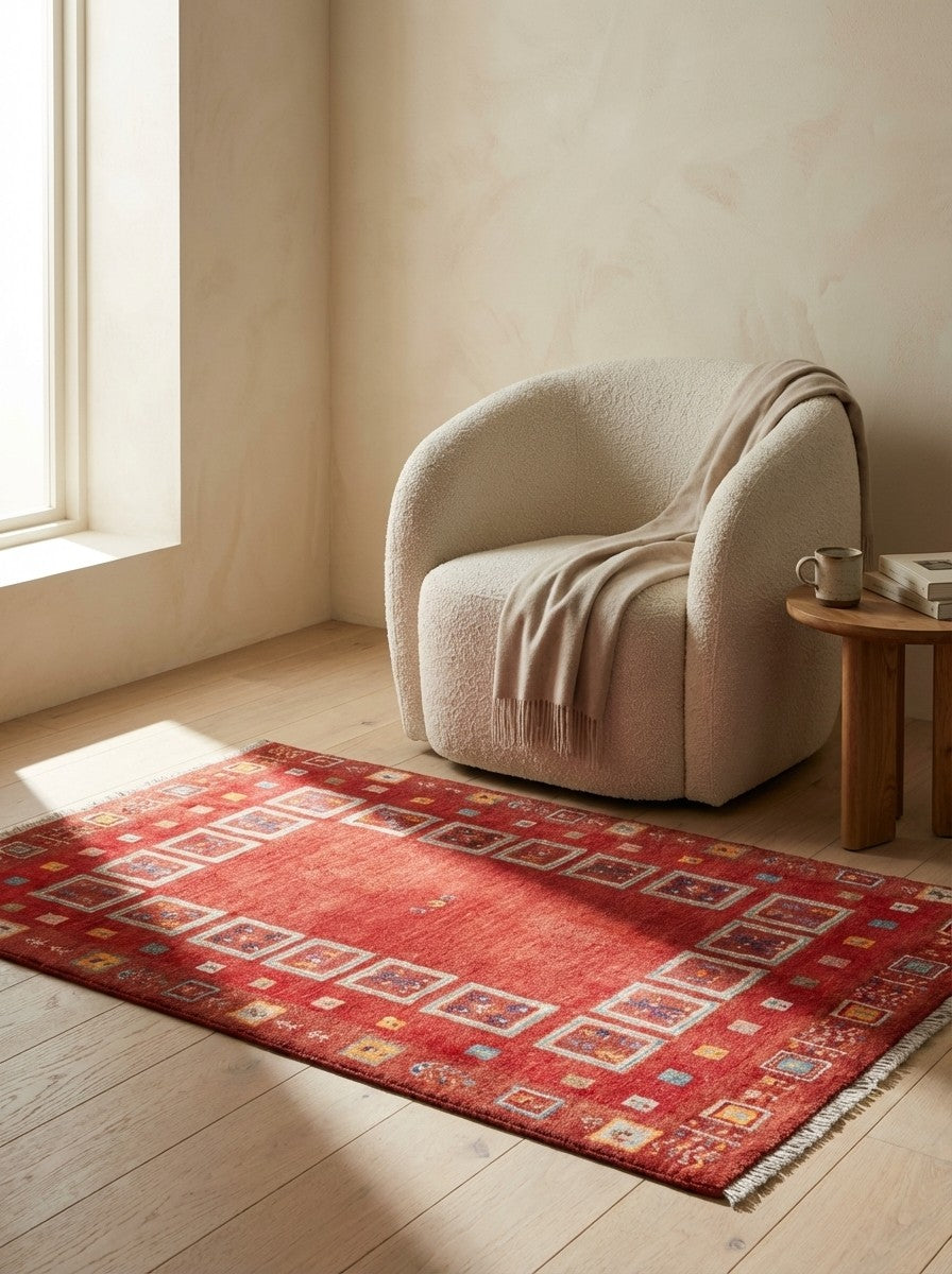 Rizbaf — Hand-knotted, 103x158 cm, Red, 100% Virgin Wool | Detail view