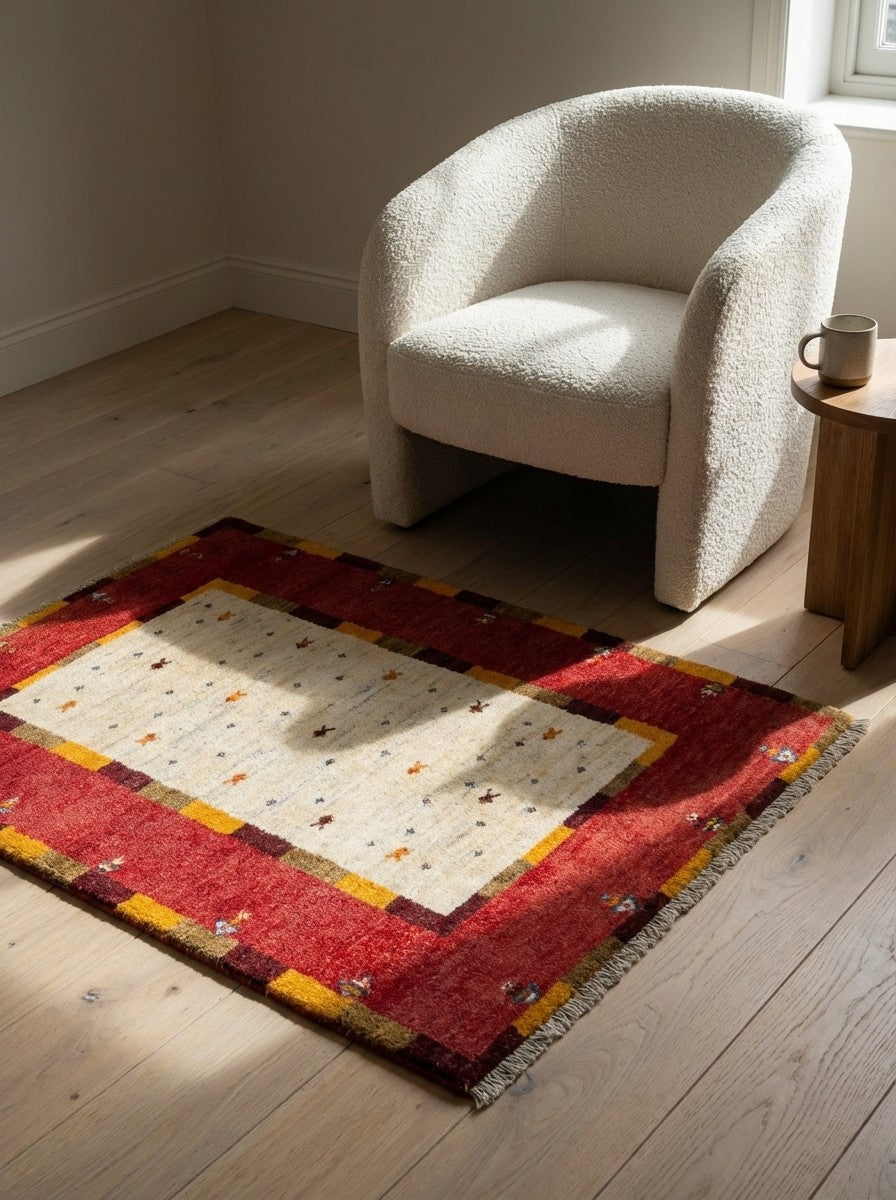 Gabbeh Sonnat — Hand-knotted, 103x153 cm, Beige, 100% Virgin Wool | Detail view