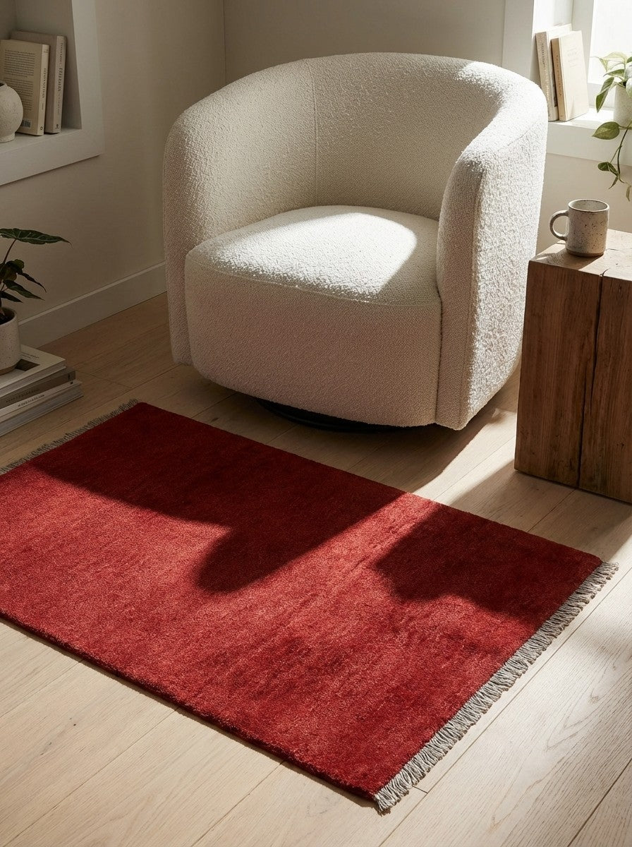 Gabbeh — Hand-knotted, 103x148 cm, Red, 100% Virgin Wool | Detail view