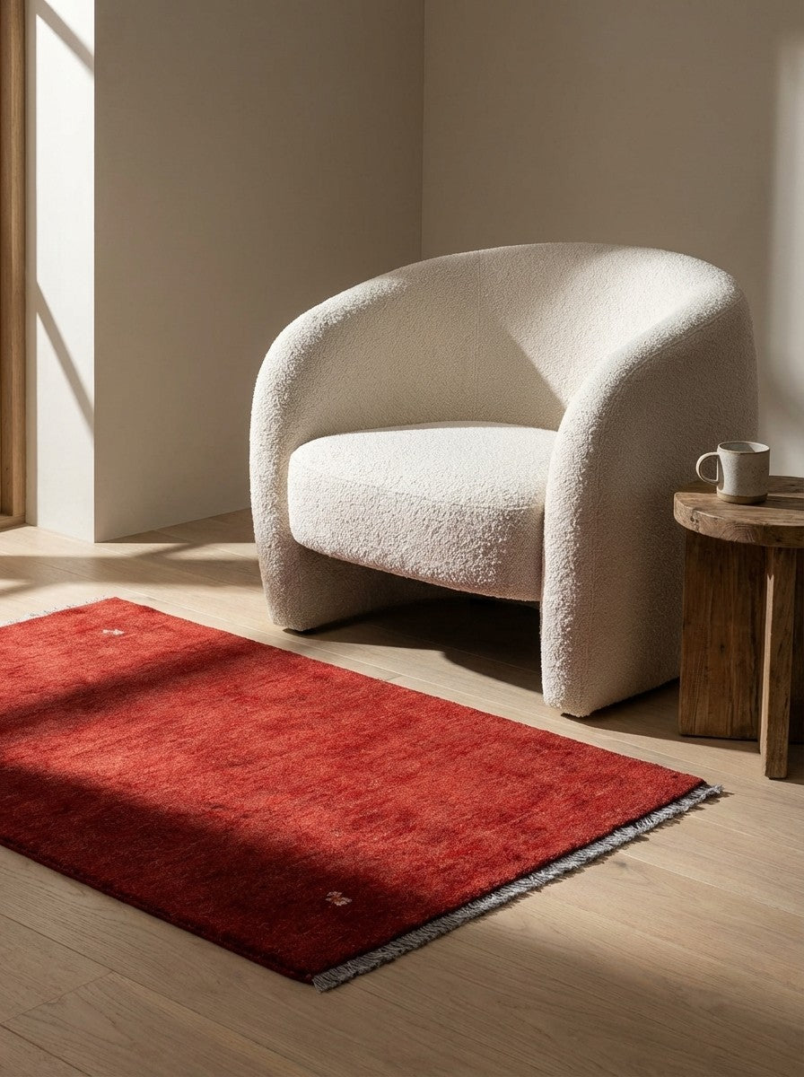 Gabbeh — Hand-knotted, 100x153 cm, Red, 100% Virgin Wool | Detail view