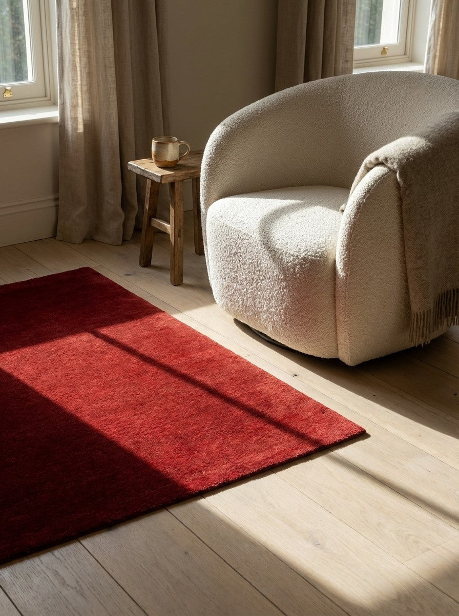 Gabbeh — Hand-knotted, 104x151 cm, Red, 100% Virgin Wool | Detail view