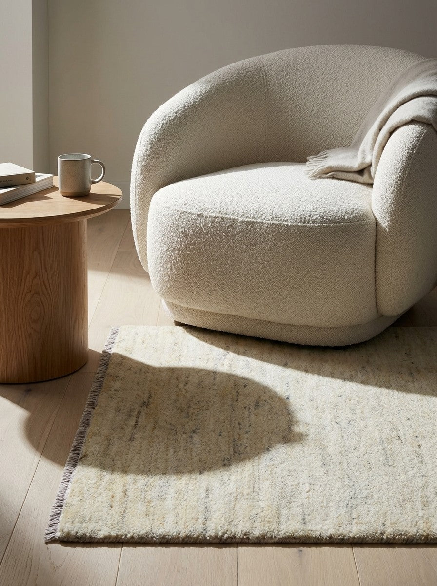 Gabbeh — Hand-knotted, 84x128 cm, Beige, 100% Virgin Wool | Detail view