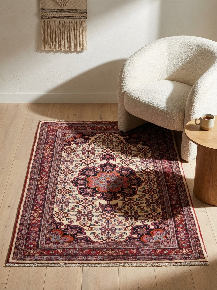 Bidjar Zandjan — Hand-knotted, 107x161 cm, Beige, 100% Virgin Wool | Detail view