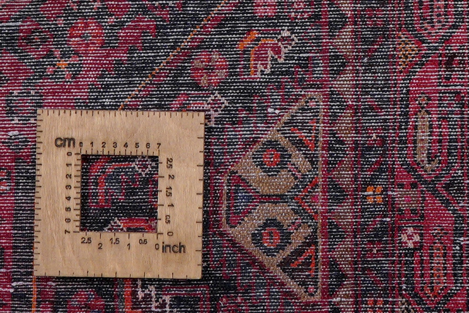 Assadabad — Hand-knotted, 127x221 cm, Red, 100% Virgin Wool | View 8