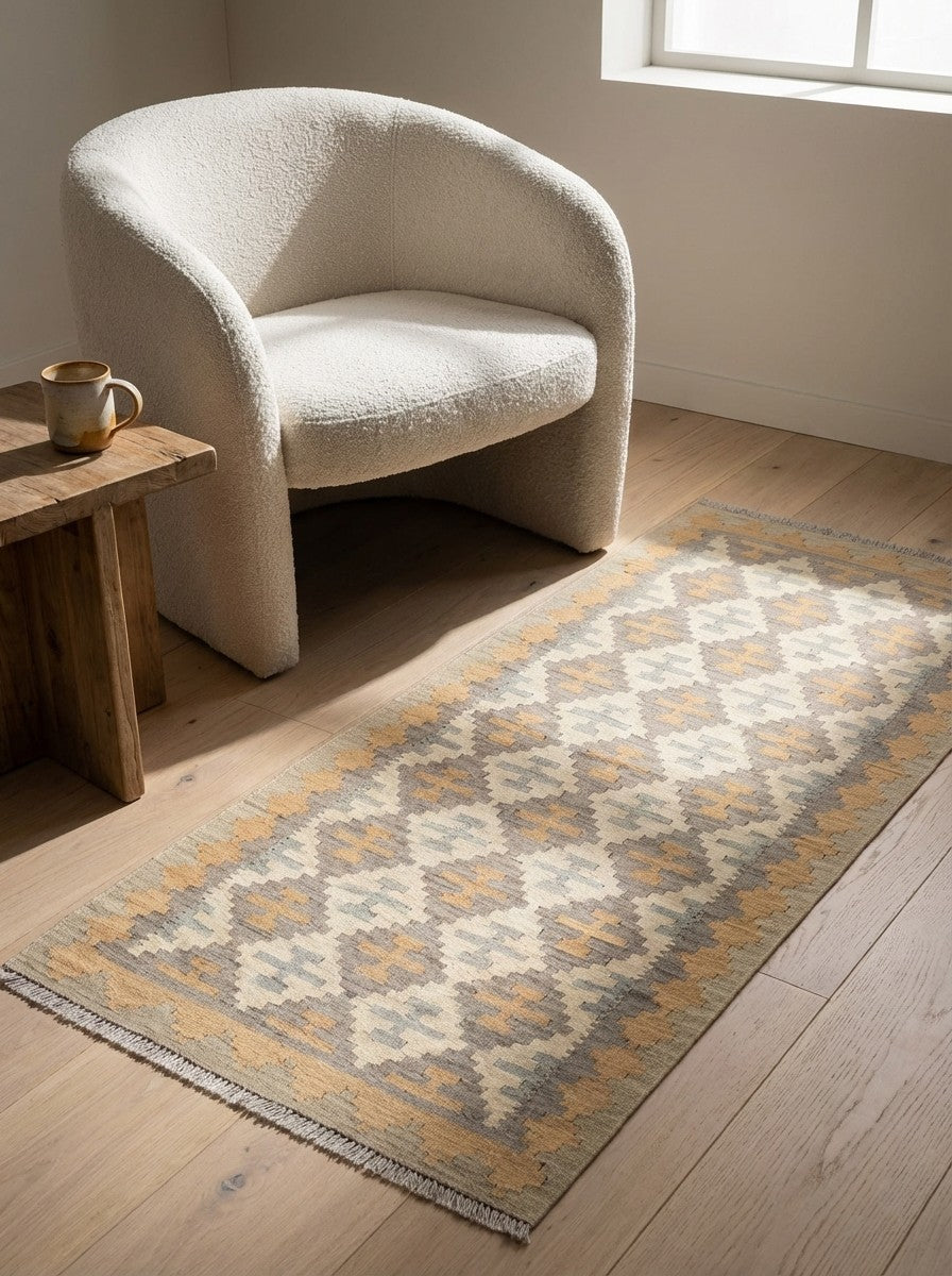 Kelim Gashgai — Handmade, 83x191 cm, Beige, 100% Virgin Wool | Detail view