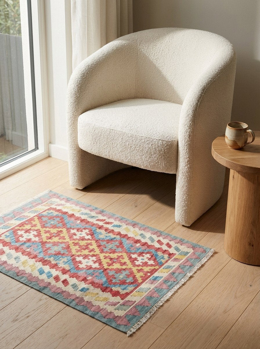 Kelim Gashgai — Handgefertigt, 119x85 cm, Beige, 100% Virgin Wool | Detail view