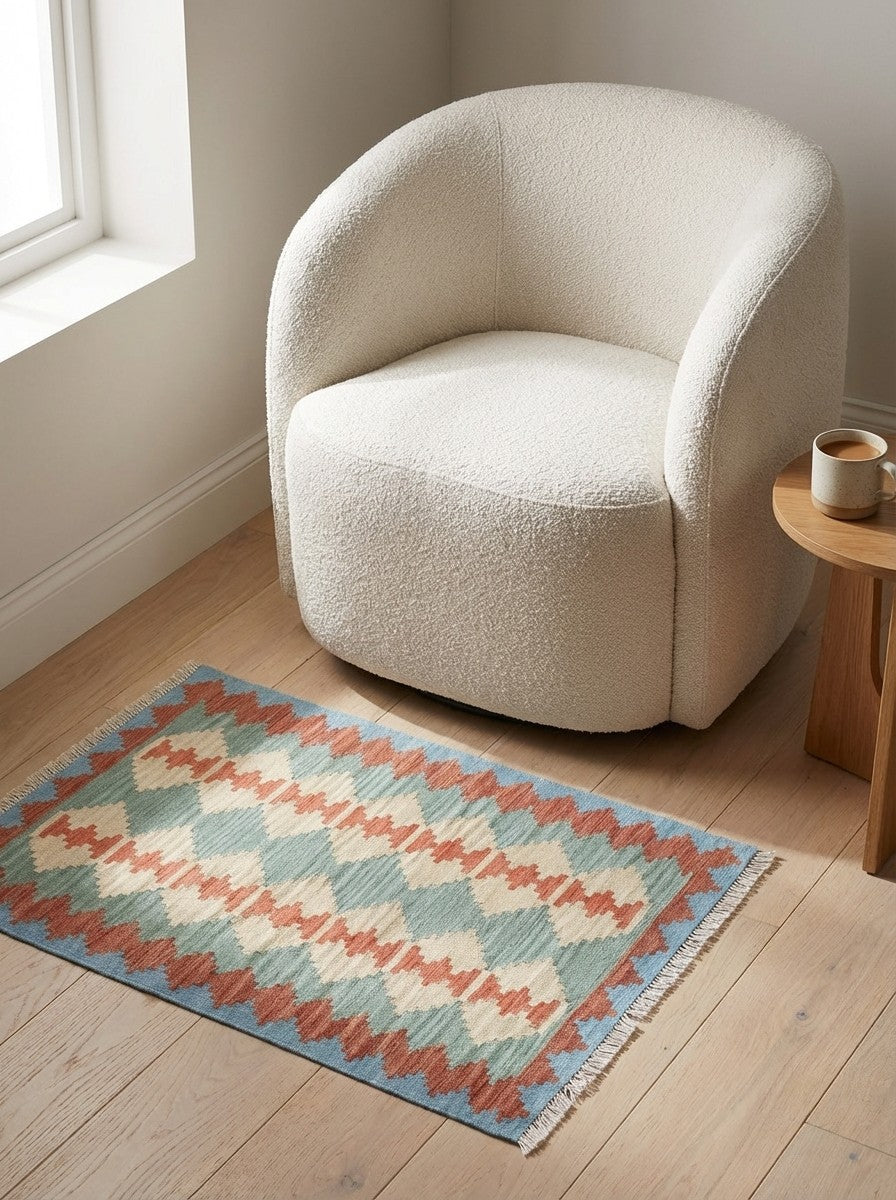 Kelim Gashgai — Handmade, 80x118 cm, Beige, 100% Virgin Wool | Detail view