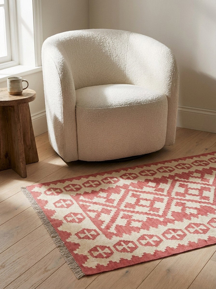 Kelim Gashgai — Handgefertigt, 142x106 cm, Beige, 100% Virgin Wool | Detail view