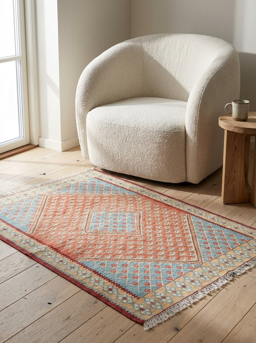 Kelim Senneh — Handmade, 104x141 cm, Blue, 100% Virgin Wool | Detail view
