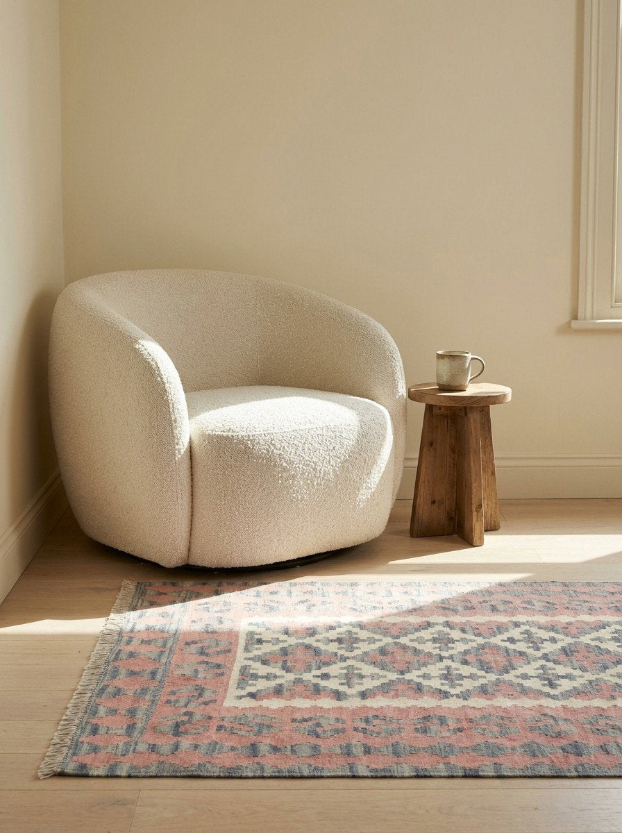 Kelim Gashgai — Handgefertigt, 148x109 cm, Rosa, 100% Virgin Wool | Detail view