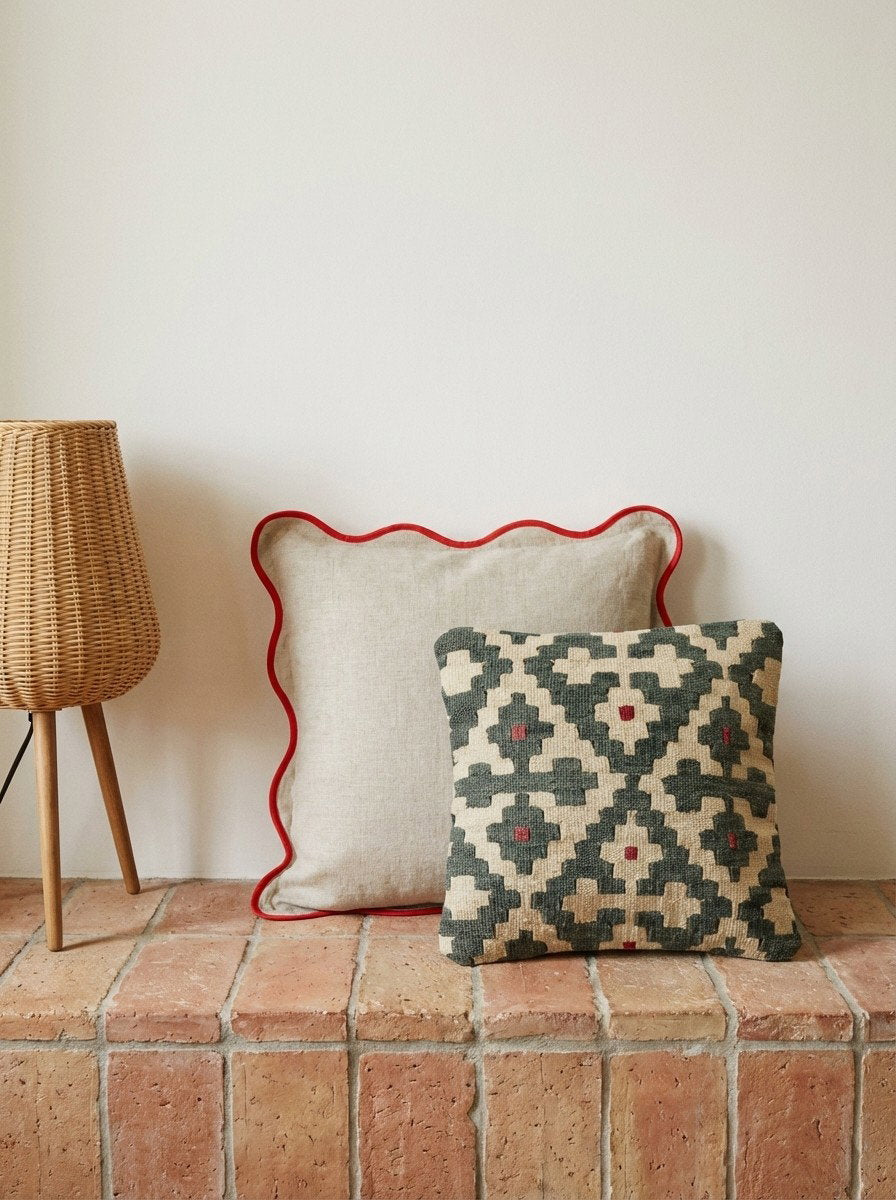 Kelim Kissen — Handgefertigt, 40x40 cm, Bunt, 100% Virgin Wool | Back view