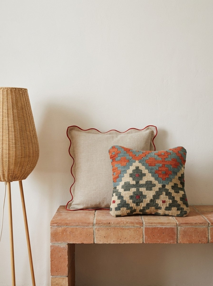Kelim Kissen — Handmade, 40x40 cm, Multicolor, 100% Virgin Wool | Back view