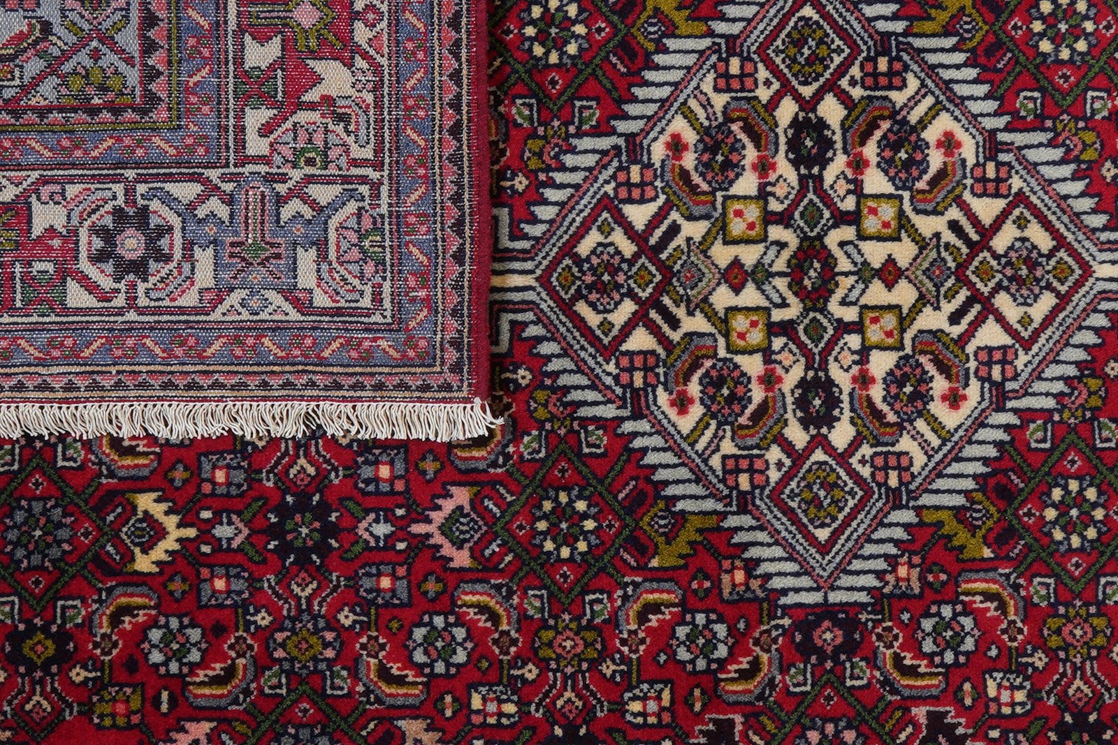 Assadabad — Hand-knotted, 126x193 cm, Red, 100% Virgin Wool | View 7