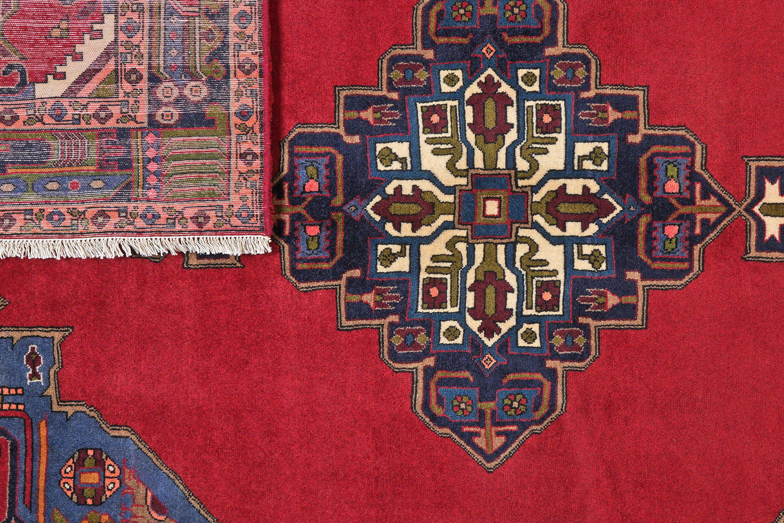 Kolyai — Handgefertigt, 233x153 cm, Bunt, 100% Virgin Wool | View 8