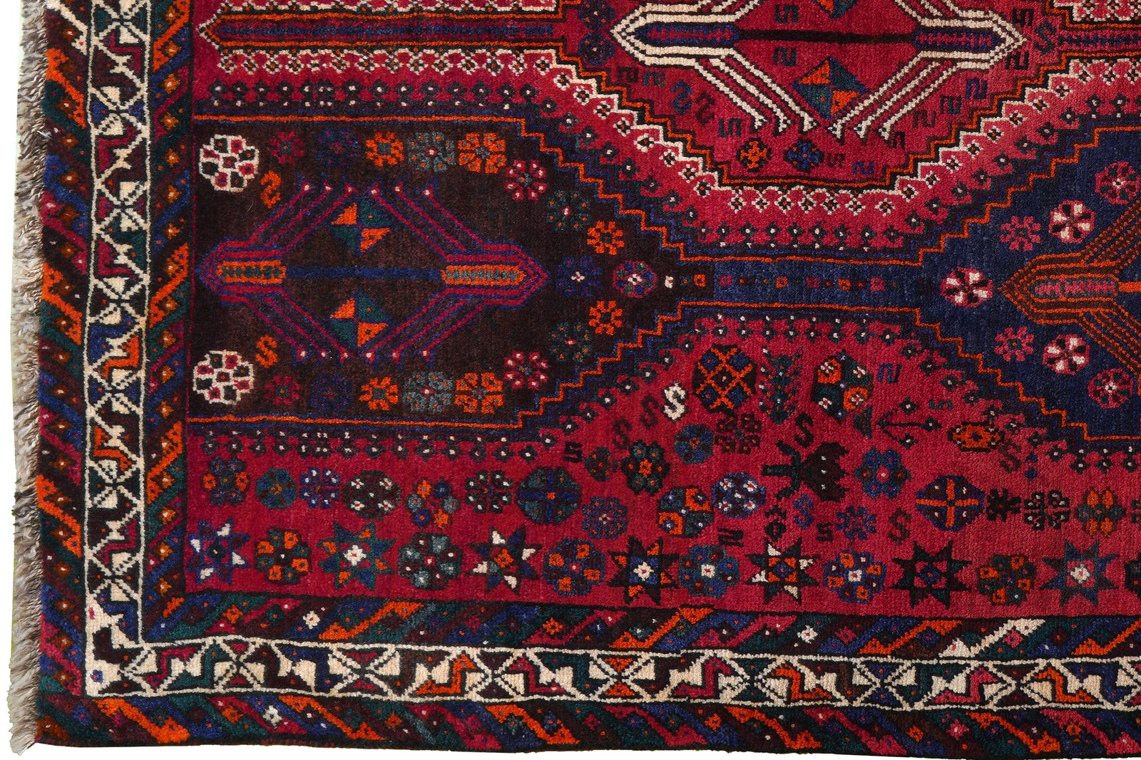 Shiraz — Hand-knotted, 154x246 cm, Red, 100% Virgin Wool | View 3