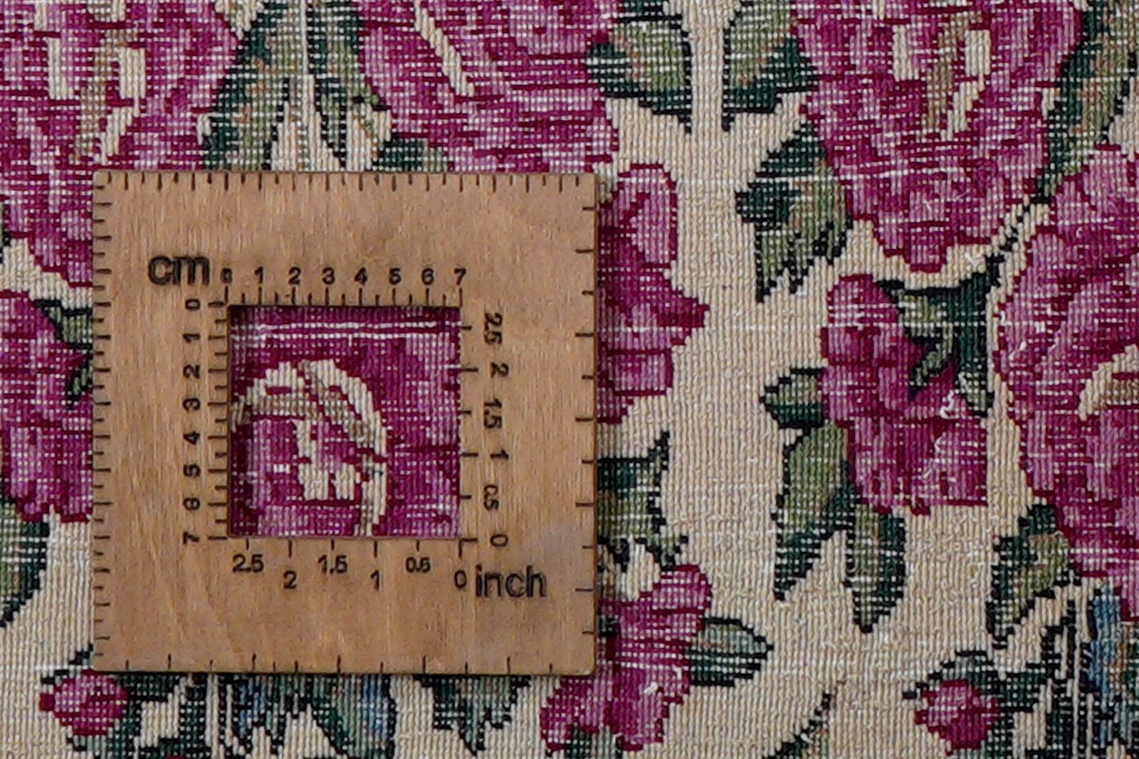 Kirman — Hand-knotted, 210x291 cm, Beige, 100% Virgin Wool | View 8