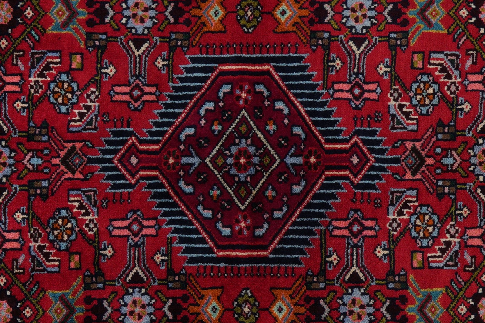 Assadabad — Hand-knotted, 102x148 cm, Red, 100% Virgin Wool | View 6