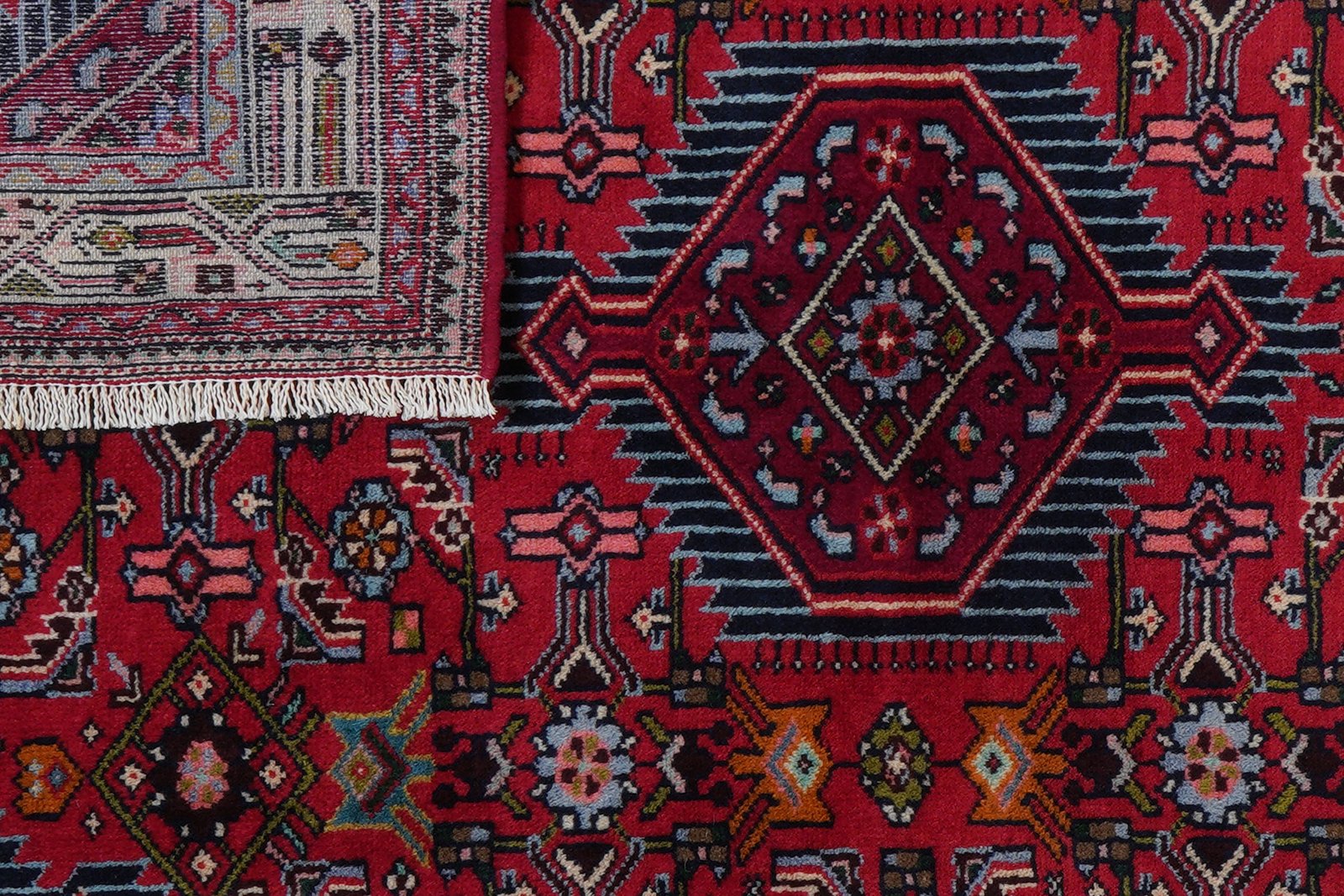Assadabad — Hand-knotted, 102x148 cm, Red, 100% Virgin Wool | View 7